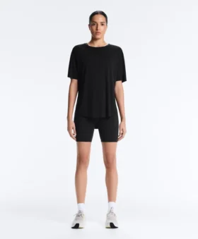 T-shirt z krótkim rękawem z mieszanki modalu z zaokrąglonym tyłem