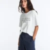 T-shirt z mieszanki bawełny o prostym kroju, z krótkim rękawem i nadrukiem T-shirt z mieszanki bawełny o prostym kroju, z krótkim rękawem i nadrukiem