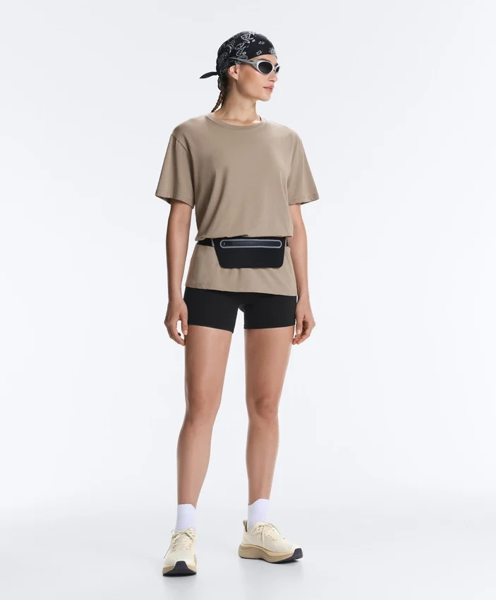 T-shirt z mieszanki bawełny o prostym kroju, z krótkim rękawem i nadrukiem T-shirt z mieszanki bawełny o prostym kroju, z krótkim rękawem i nadrukiem