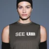 Techniczny T-shirt bez rękawów z nadrukiem Techniczny T-shirt bez rękawów z nadrukiem