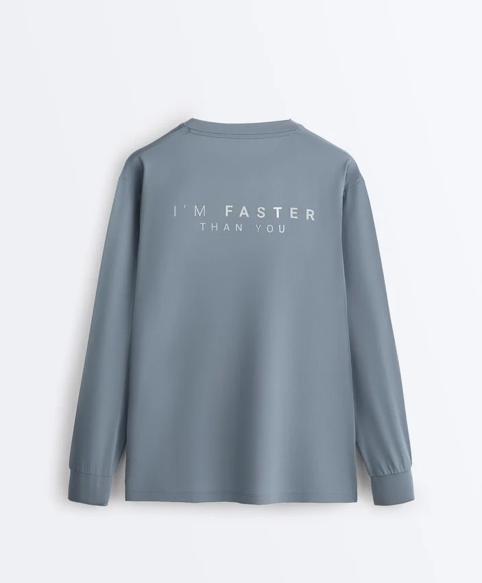 Techniczny T-shirt z długim rękawem i nadrukiem Techniczny T-shirt z długim rękawem i nadrukiem