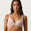 Top bikini w kształcie trójkąta z kontrastową lamówką Top bikini w kształcie trójkąta z kontrastową lamówką