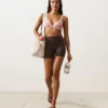 Top bikini w kształcie trójkąta z kontrastową lamówką Top bikini w kształcie trójkąta z kontrastową lamówką