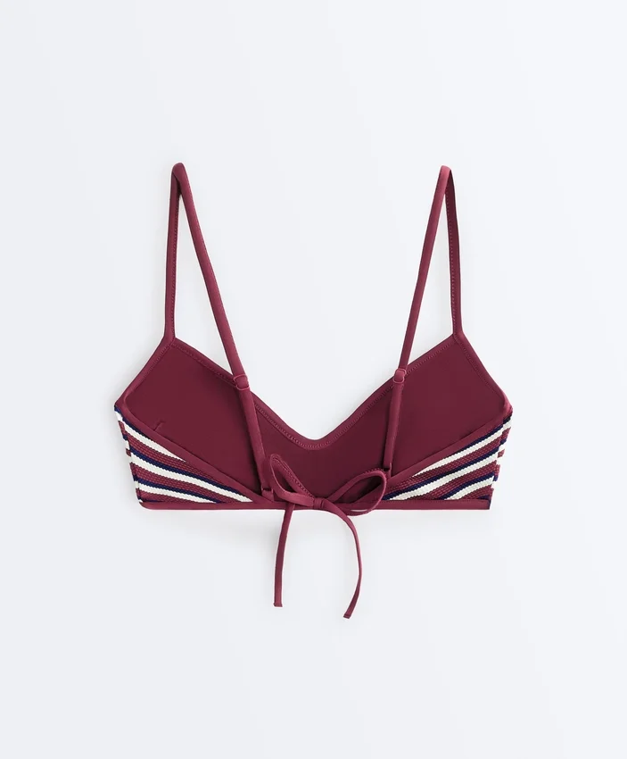 Top bikini w trójkąt z teksturowanego materiału w paski Top bikini w trójkąt z teksturowanego materiału w paski