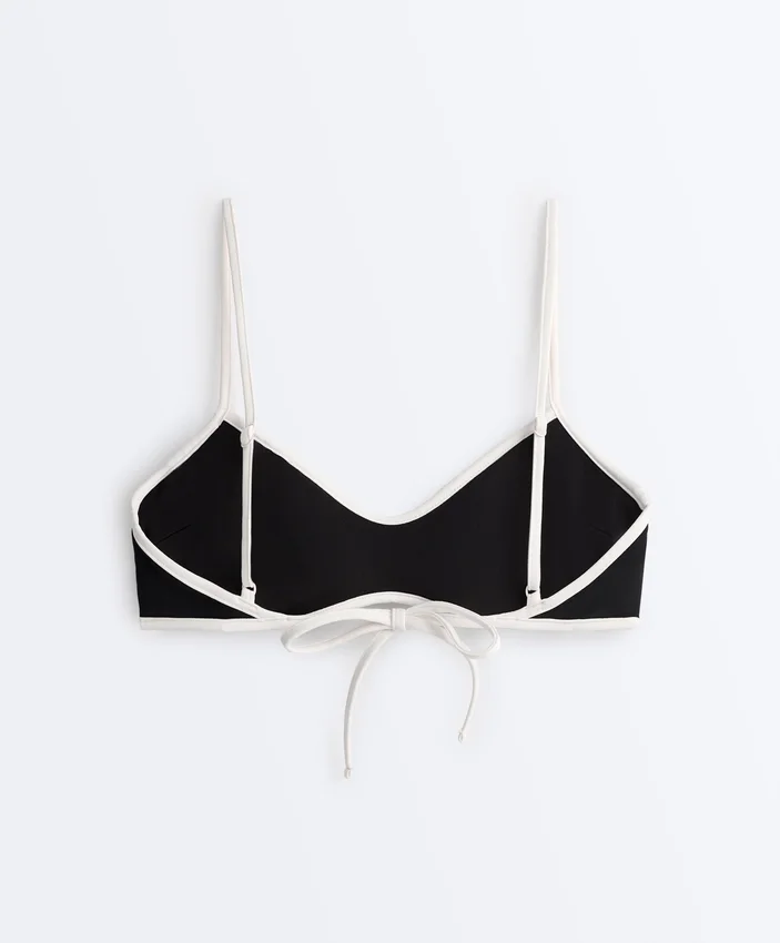 Top bikini z kontrastowymi wykończeniami Top bikini z kontrastowymi wykończeniami