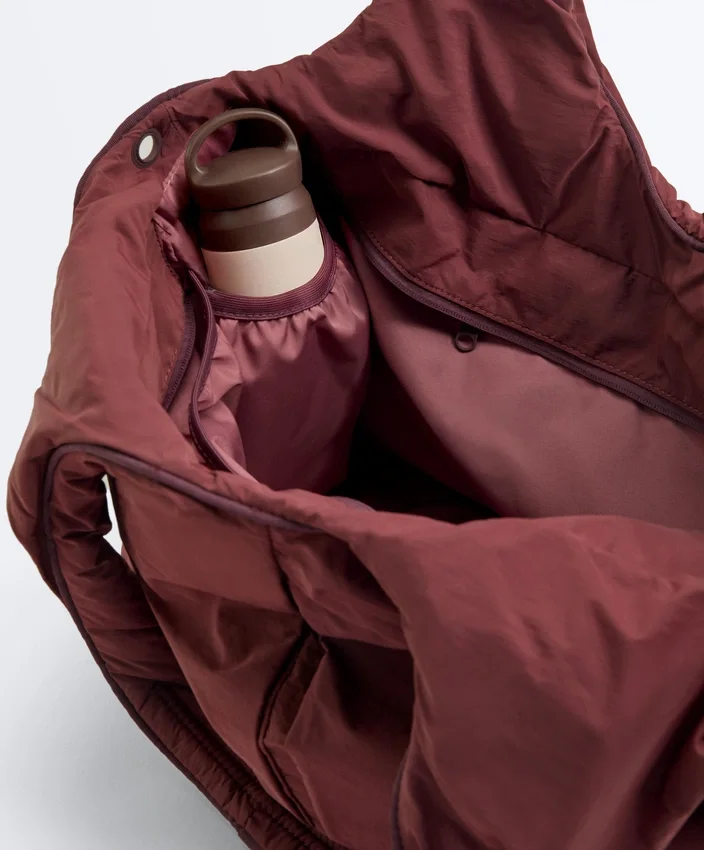 Torba typu shopper z kontrastowymi wykończeniami Torba typu shopper z kontrastowymi wykończeniami