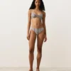 Trójkątny top bikini w paski Trójkątny top bikini w paski