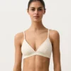 Trójkątny top bikini z dzianiny szydełkowej o fakturze bąbelkowej Trójkątny top bikini z dzianiny szydełkowej o fakturze bąbelkowej