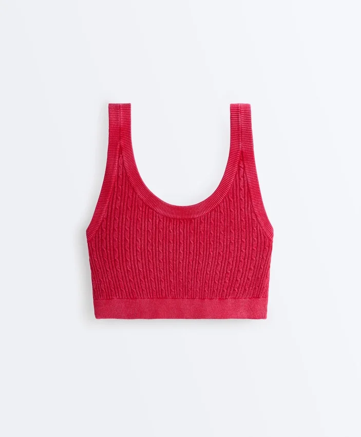 Wypłukany dzianinowy T-shirt z krótkim rękawem i warkoczowym wykończeniem Wypłukany dzianinowy T-shirt z krótkim rękawem i warkoczowym wykończeniem